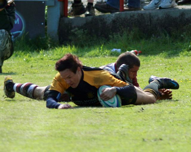 Hano Dirksen scores.jpg - Hano Dirksen scores. Photo by John Beach.